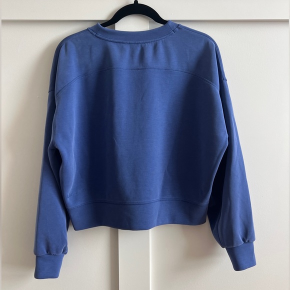 Lululemon Softstreme Perfectly Oversized Blue Cropped Crew - Women’s 6 - Picture 2 of 4